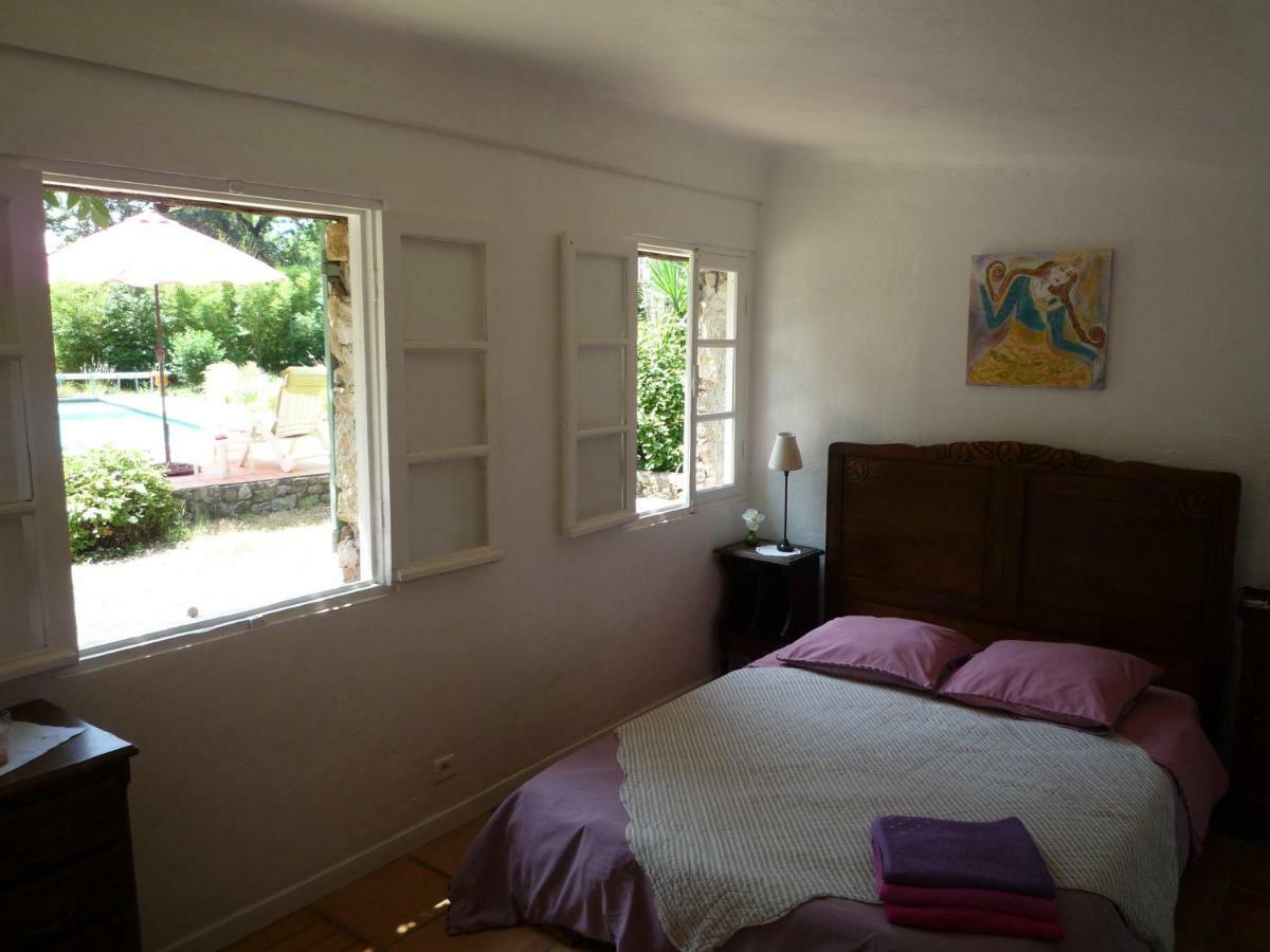 La Rose Des Vents Bed & Breakfast Montauroux Bagian luar foto